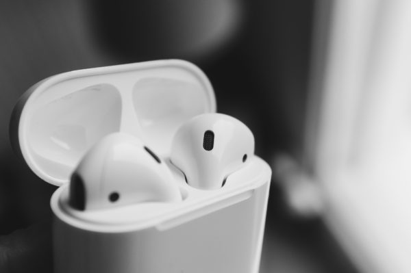 AirPods lideraram o mercado de fones de ouvido sem fio no fim de 2018