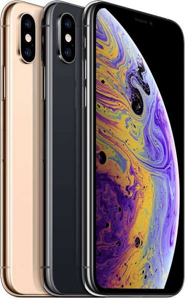 iPhone XS em pé