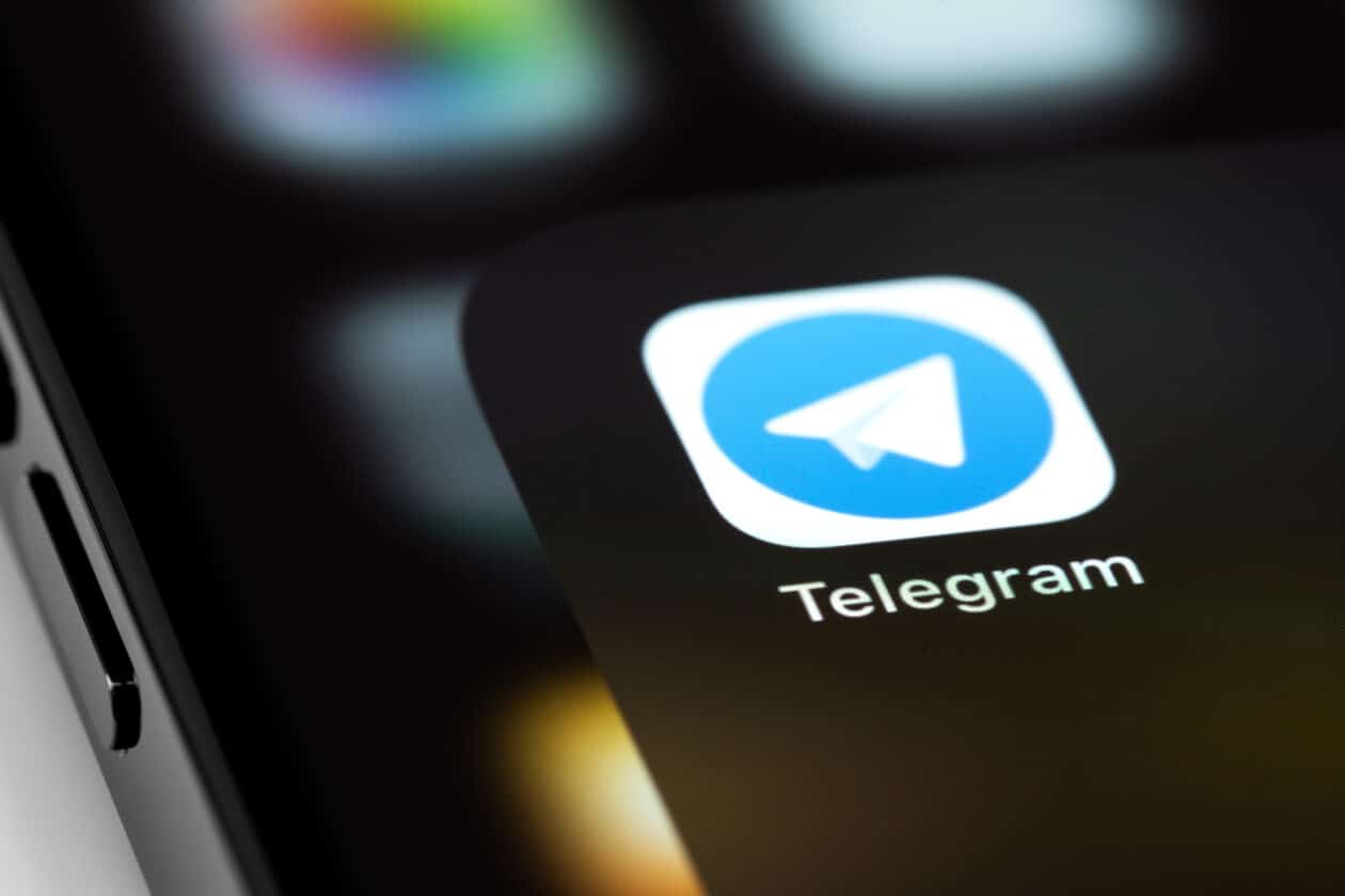 Ícone do Telegram num iPhone