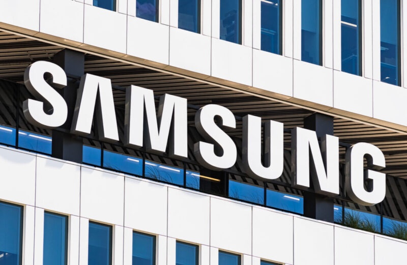 Samsung processa BOE por patentes usadas em telas de iPhones