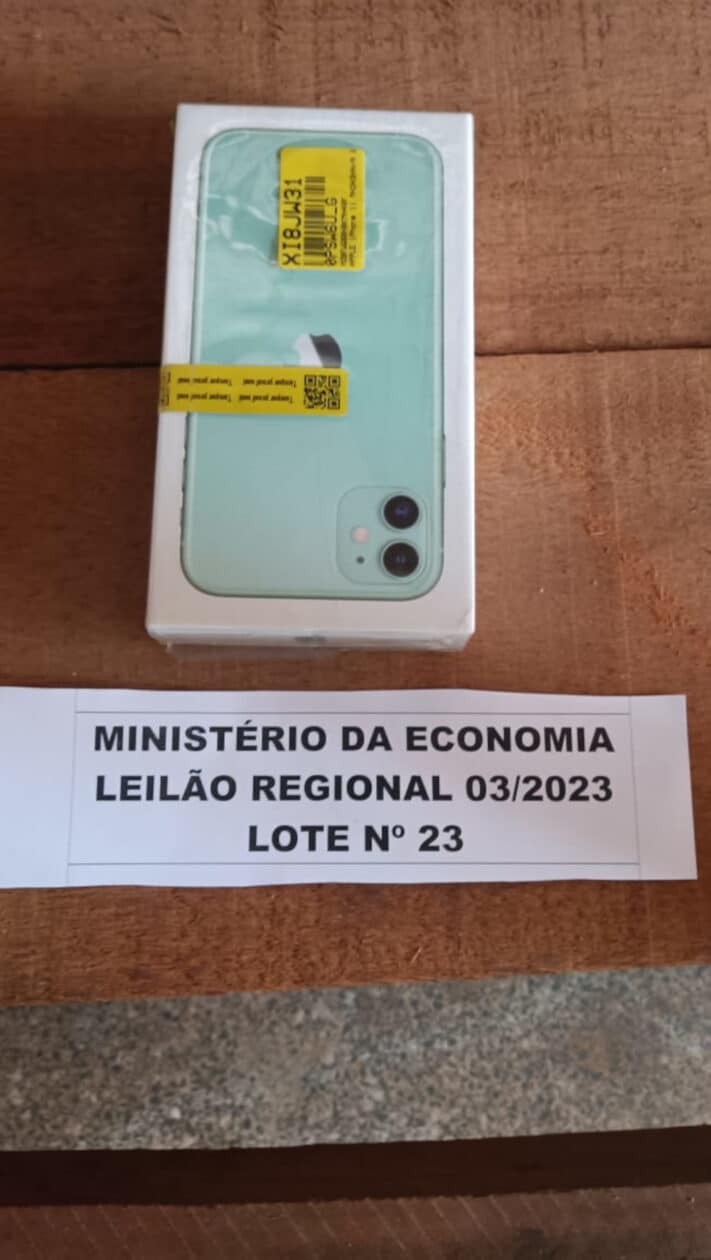 iPhone 11 em leilão da Receita Federal