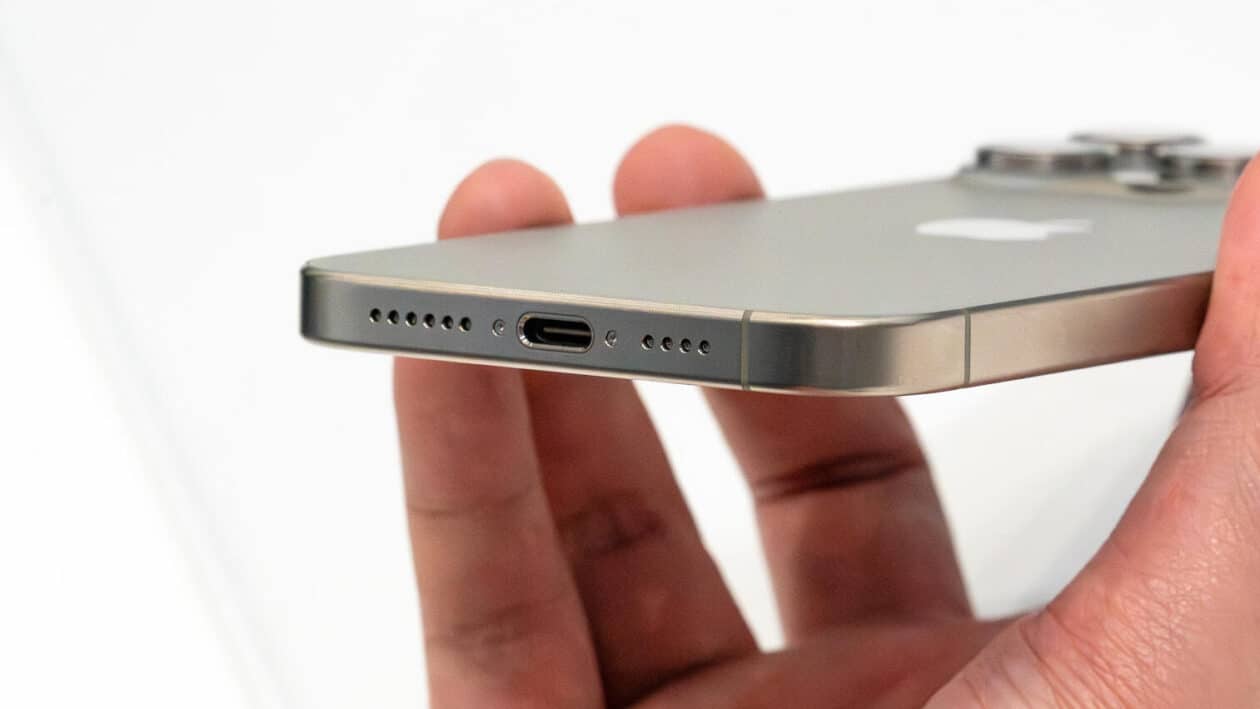 USB-C do iPhone 15 Pro