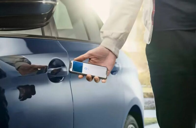 Parceria promete aprimorar e ampliar tecnologia usada nas car keys, da Apple