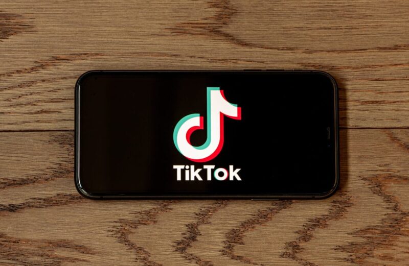 Como criar uma conversa em grupo no TikTok pelo iPhone