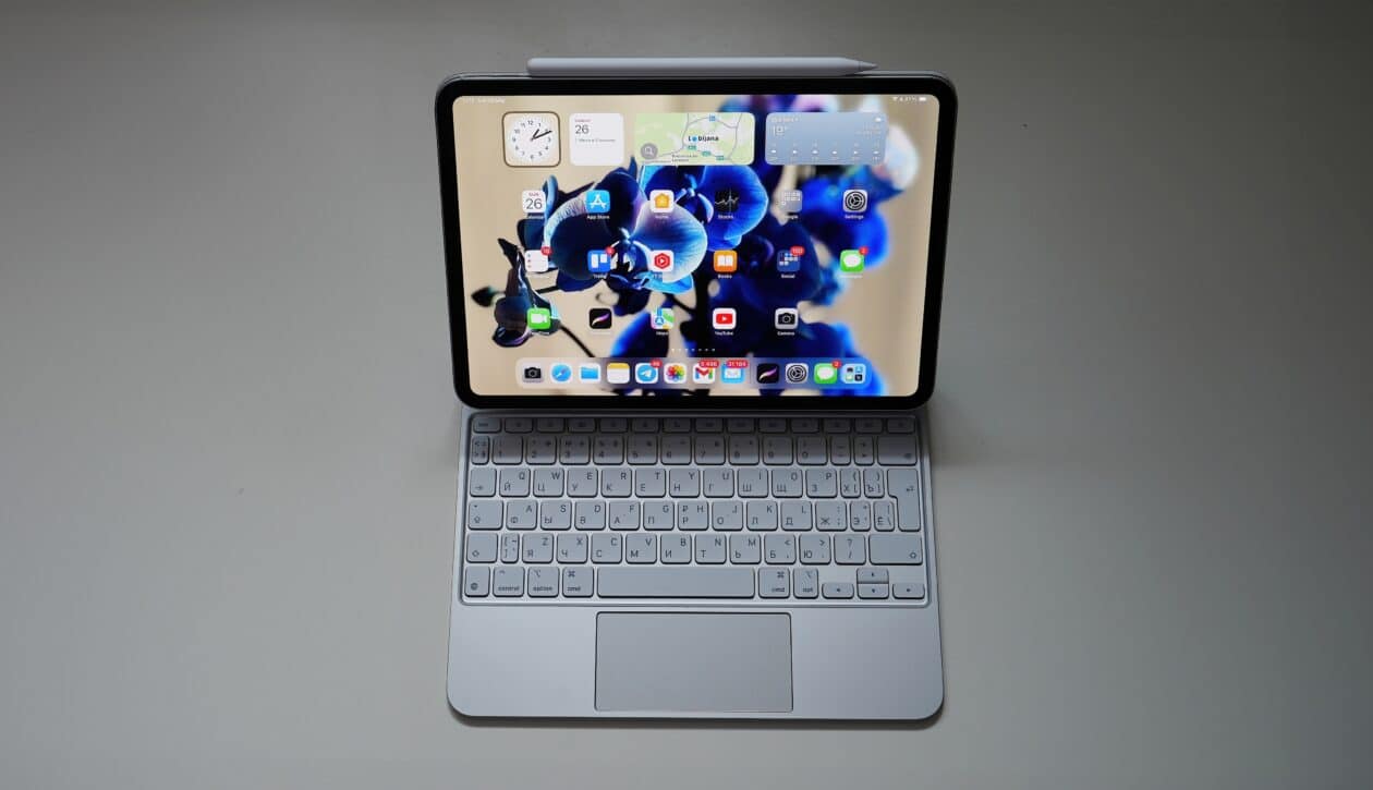 iPad Pro (M4) com Apple Pencil Pro e Magic Keyboard