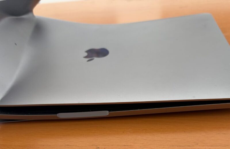 AppleCare+: Maçã recusa reparo de MacBook Pro danificado em acidente de carro